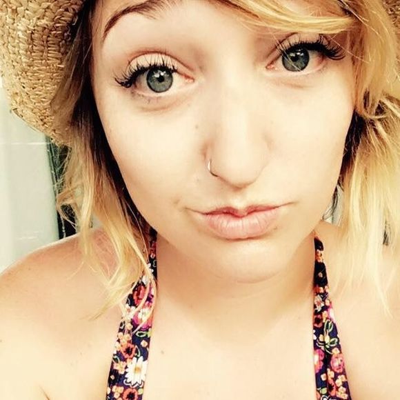 Meet the Posher Other - Meet your Posher, Amy